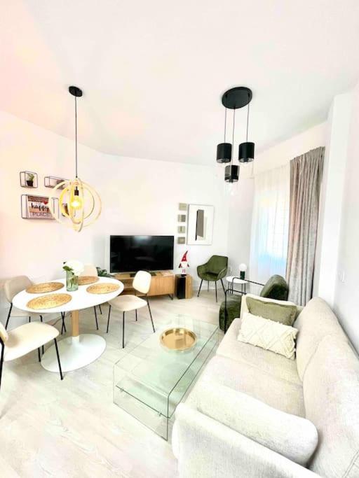 Апартаменты Historical Centre! Private Terrace & Gym-Near Public Parking Малага Экстерьер фото
